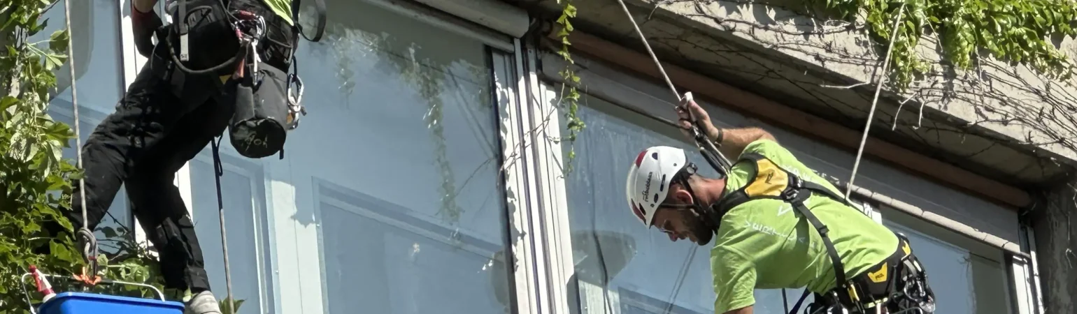 Film anti-chaleur laboratoire | Installation professionnelle de film solaire, protection UV, confort thermique